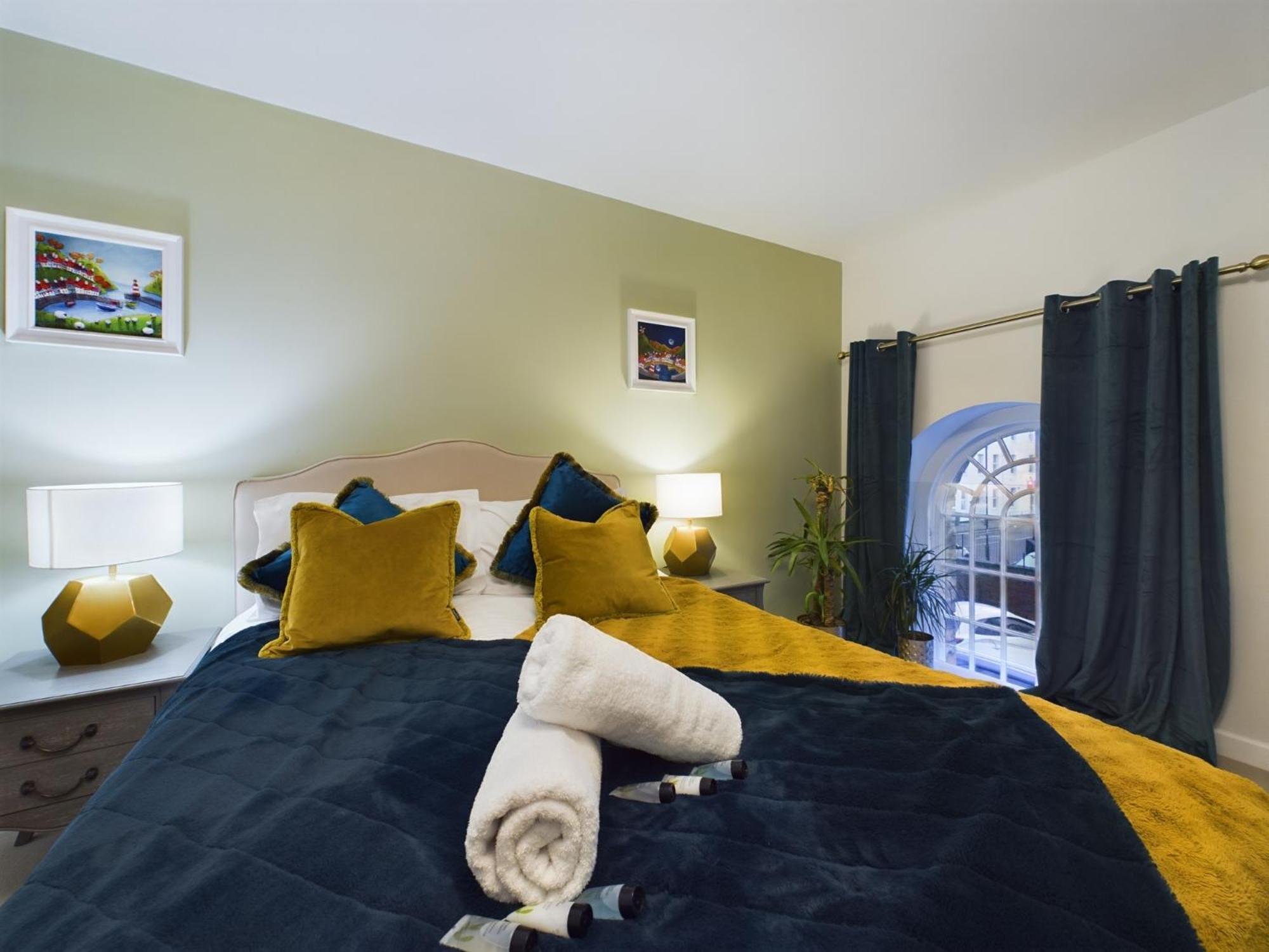 Modern Duplex Central Free Parking Wi-Fi Apartment Cheltenham Exterior photo